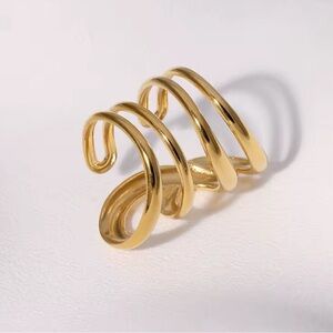 Elegant Gold Spiral Ring